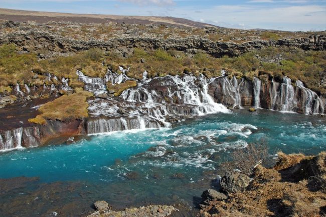 icelandic-waterfall-1558000.jpg